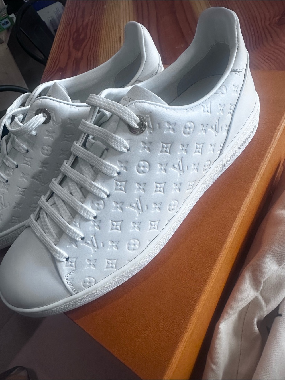 Louis Vuitton White Monogram Low-Top front row Sneakers